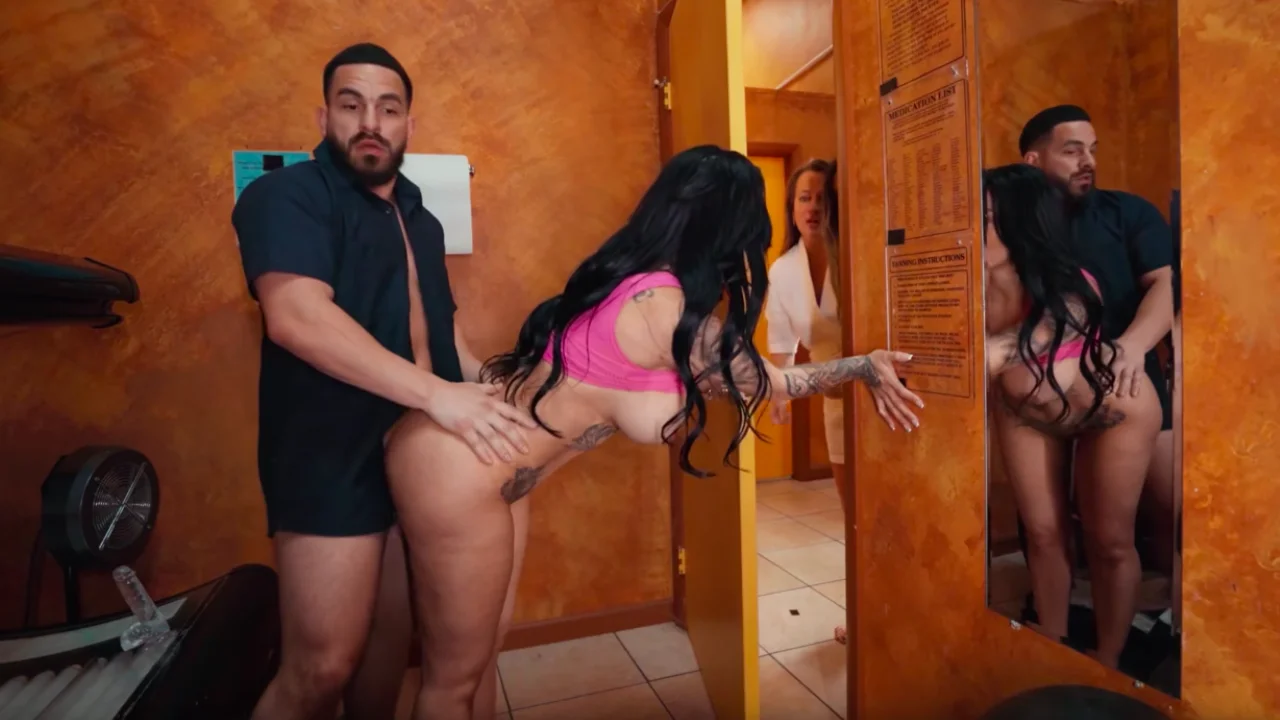BrazzersExxtra – Tanned And Publicly Fucked/ The Official Egypt